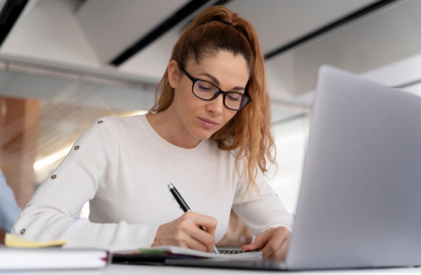 Decorazione nail art avanzata